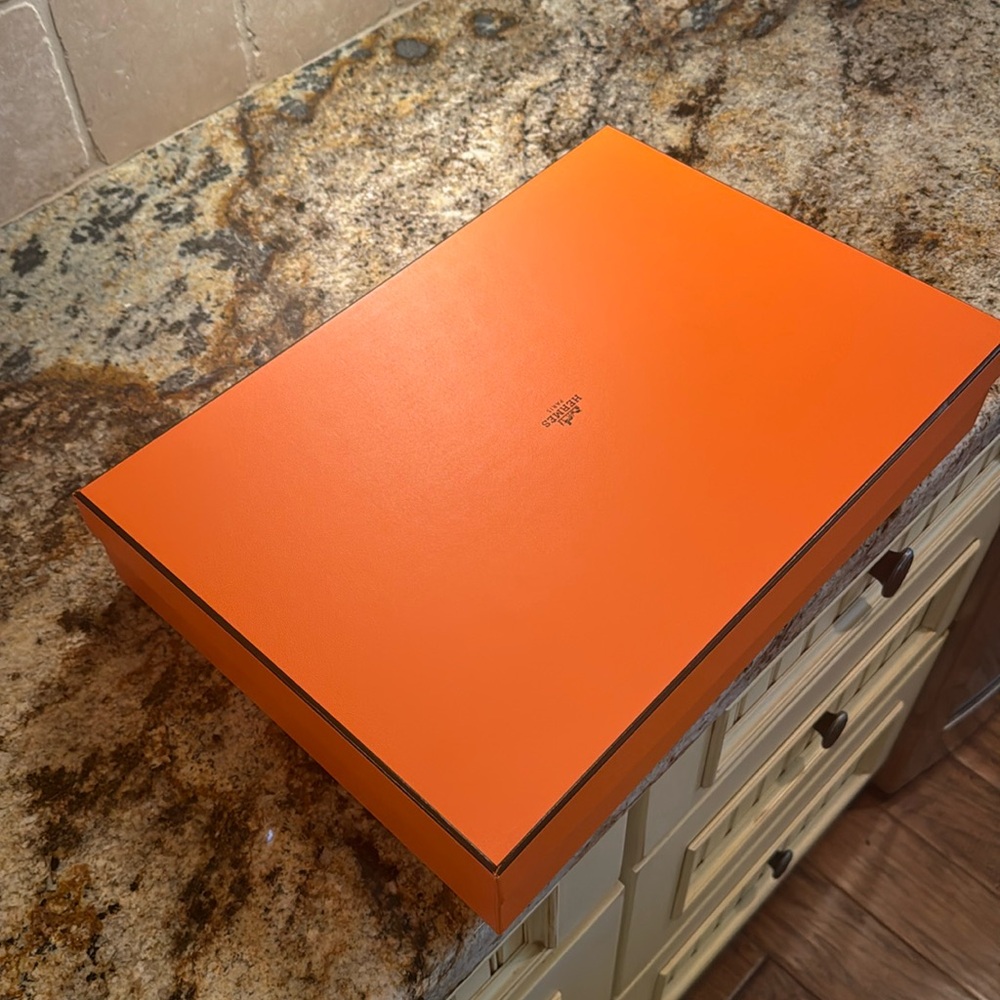 Hermes box 12x17
